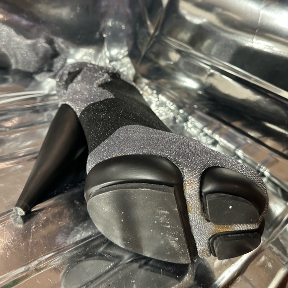 🚨3 DAY SALE 25% OFF‼️
Balenciaga Spring 2009 Boots – A Rare Ghesquiere Design! - Picture 10 of 12